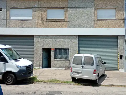 Galpón en venta en  Banfield