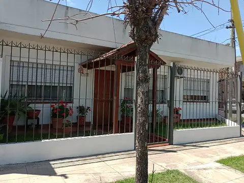Casa en Venta en Don Torcuato, USD 120.000
