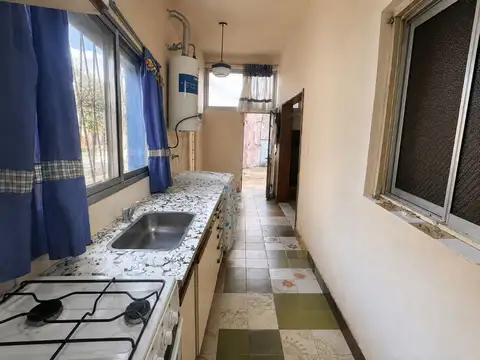 Casa 5 ambientes con 1 baño