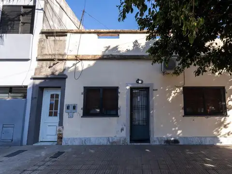 Venta Casa 2 DORMITORIOS Patio y Terraza. Garay 2037 a metros de Oroño