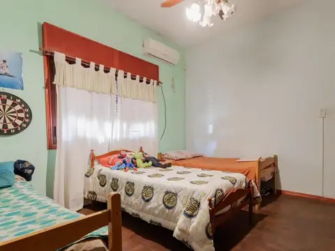 Casa 5 ambientes con 1 baño
