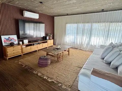 VENTA CASA 4 AMB + PILETA + GIMNASIO EN SAN BENITO