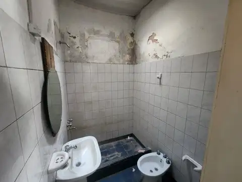 OPORTUNIDAD A LA VENTA CASA A LA VENTA EN MERLO, BS.AS. A RECICLAR