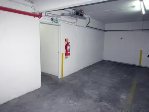 VENTA COCHERA FIJA EN ALMAGRO