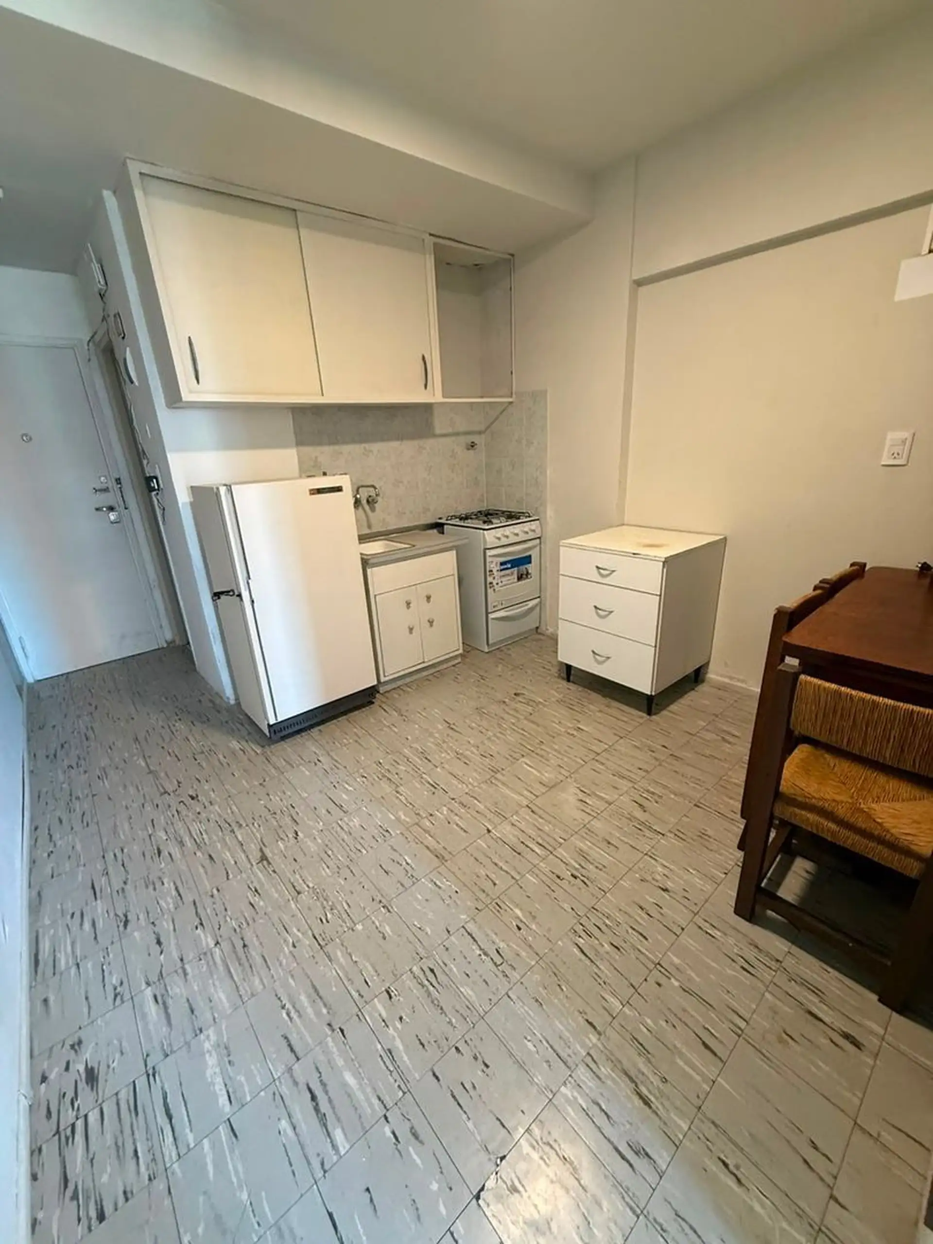 Depto monoambiente 28m² con balcón y vista al mar — Zona Güemes