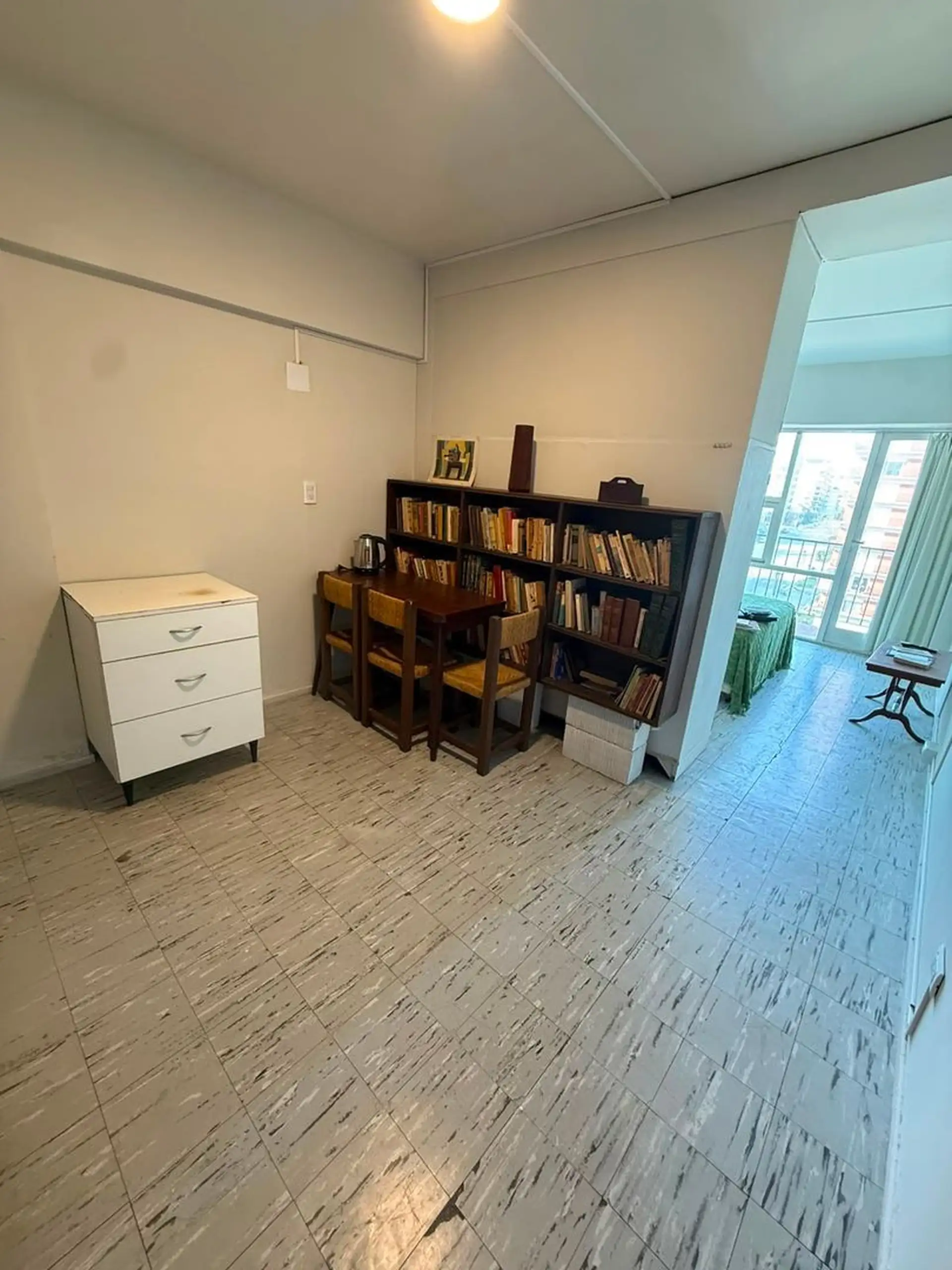 Depto monoambiente 28m² con balcón y vista al mar — Zona Güemes