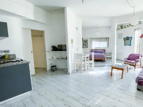 Castillo  al 1700 Entre Av. Dorrego y Emilio Ravignani