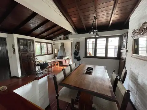 Casa en Venta con 1 cochera
