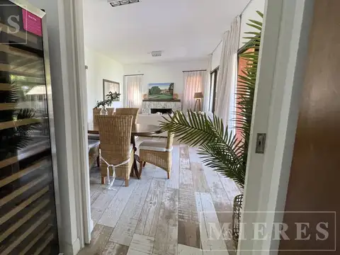 Casa en Alquiler Temporal con 2 cocheras