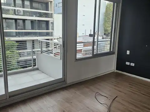 Loyola 100, Piso 4