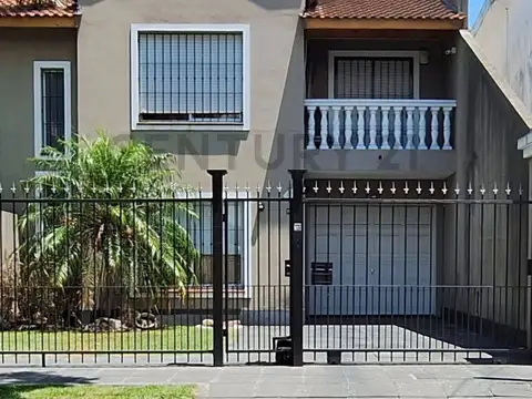 Venta de Casa 4 AMBIENTES, Ituzaingó con pileta