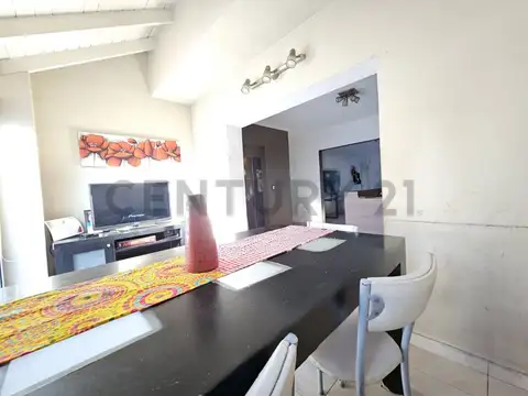Venta de Casa 4 AMBIENTES, Ituzaingó con pileta