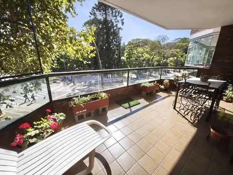 Increíble Piso con cochera y balcón aterrazado en PALERMO BOTANICO