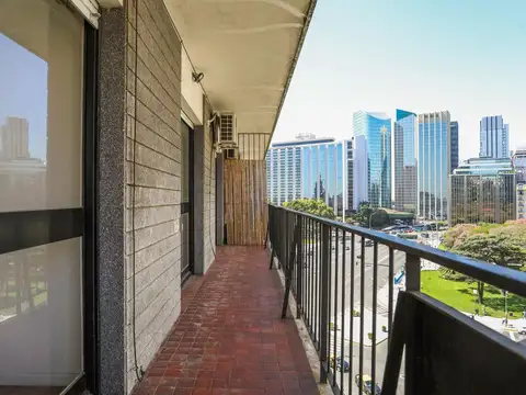 Venta departamento 4 ambientes con balcón en Retiro frente a Plaza San Martin