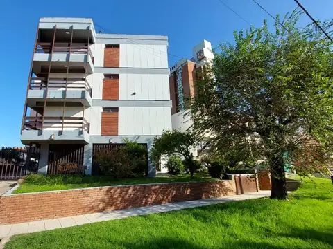 Departamento - Venta - Villa Gesell - 5 Ambientes - Gas Natural - Cochera