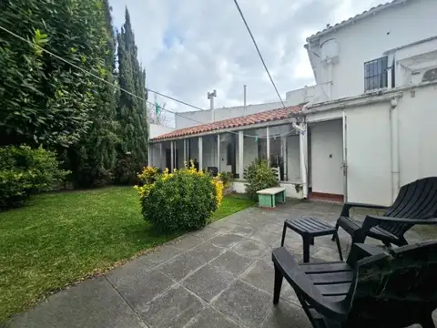 Venta de Casa 3 ambientes con jardín y cochera-Pompeya-Mar del Plata
