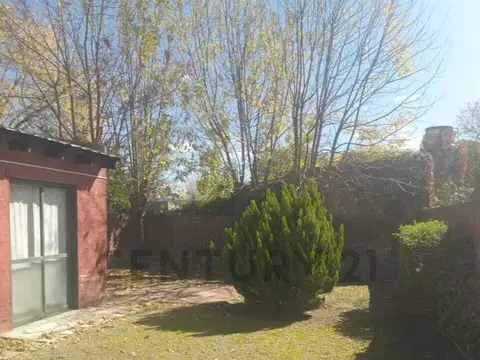 Oficina 5 ambientes con 2 baños
