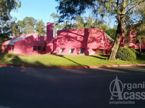 Av. Pedragosa Sierra