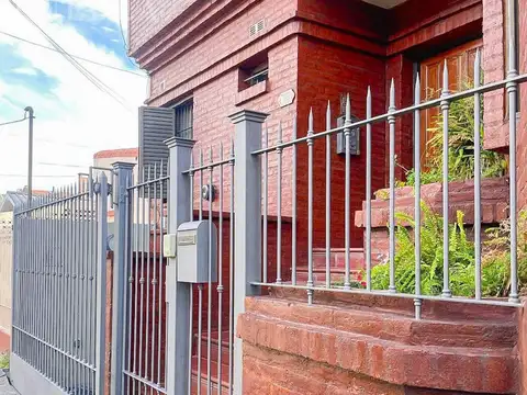 Depto Tipo Casa en Venta de 5 ambientes