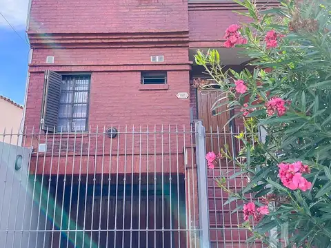 Depto Tipo Casa en Venta de 4 dormitorios