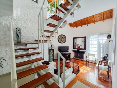 Depto Tipo Casa en Venta con 1 cocheras
