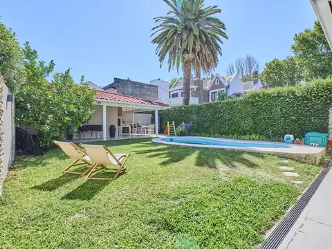 VENTA CASA 5 AMBIENTES RECICLADA CON DEPENDENCIA, JARDIN Y PILETA MARTINEZ, SAN ISIDRO