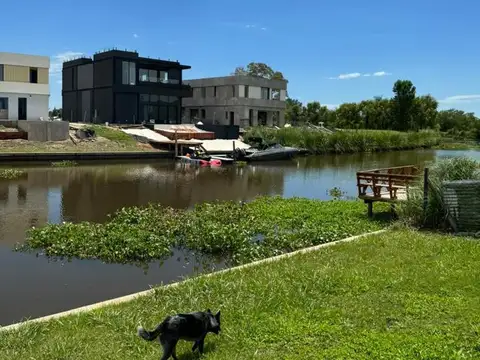 Barrio Nautico Canal, lote al Río Interior