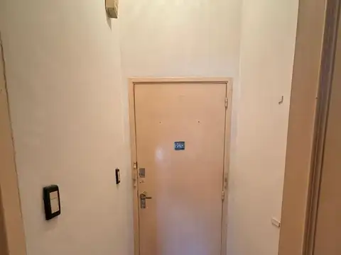 Hipólito Yrigoyen  al 2100