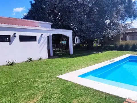 Casa 4 ambientes con 4 baños