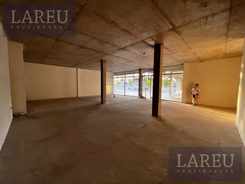 Local en venta / alquiler de 130m2 - Complejo Verdi 57, Pilar