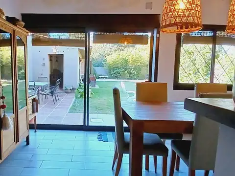 Casa 7 ambientes con 3 baños