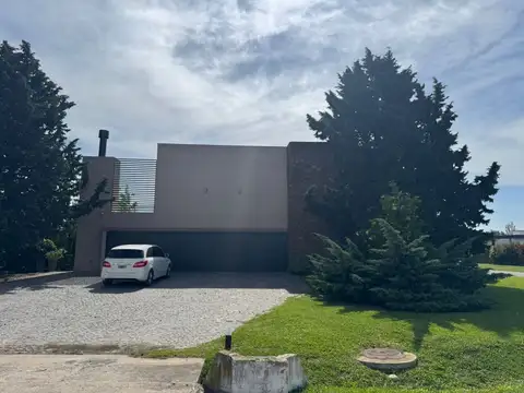 Casa en Alquiler de 4 dormitorios