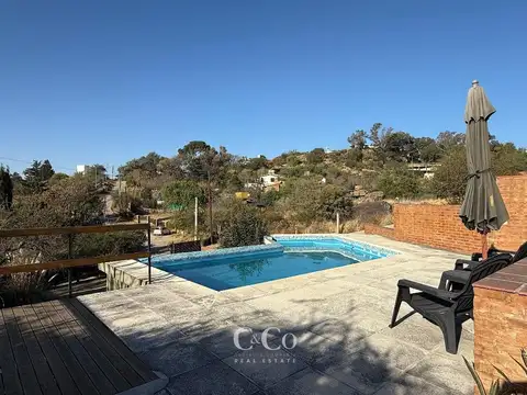 Venta Casa De Categoría Y Departamento Con Piscina En 1.134M² De Lote Cerca Del Cucú, Villa Del Lago