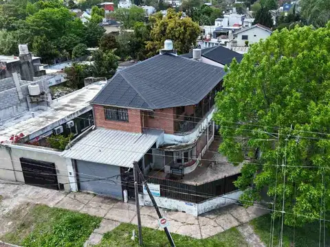 CASA 6 AMBIENTES VENTA RAFAEL CALZADA EN 2 PLANTAS
