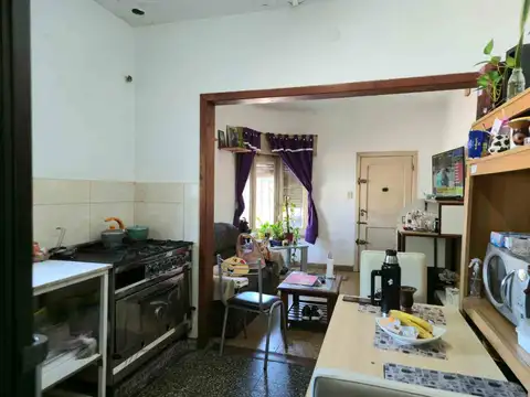 Casa 6 ambientes con 2 baños