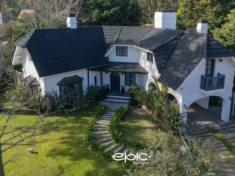 Casa 5 Ambientes en Venta Pinamar Centro