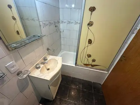 Departamento en Alquiler en Valentin Alsina, $ 600.000
