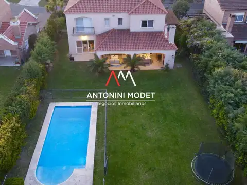 CASA EN VENTA EN ST. MATTHEWS VILLAGE - PILAR