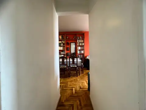 Depto. Semi piso de 4 ambientes muy luminoso con lavadero y toilette - Villa Crespo