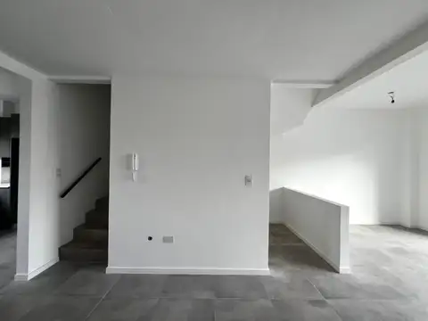 Casa 3 ambientes con 2 baños