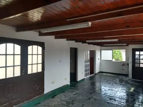 Vende PH 4 amb en Lanús Este con patio y jardín