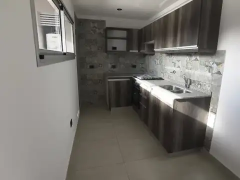 Depto Tipo Casa en Venta en Versalles, USD 223.000