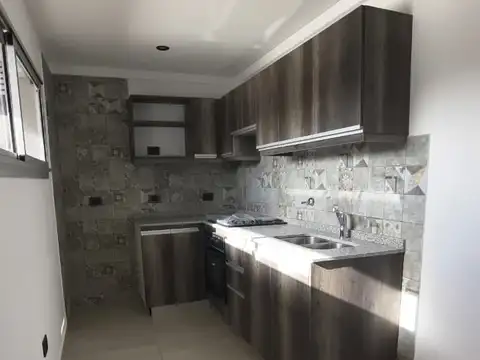 Depto Tipo Casa 4 ambientes con 1 baño