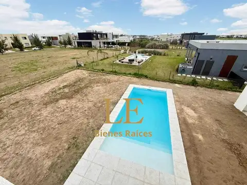 Casa en Venta con 6 cocheras