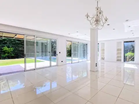 Casa 5 ambientes con 3 baños