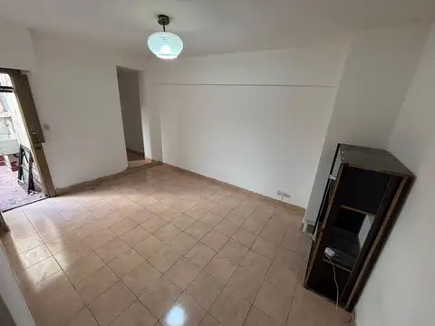 MONOAMBIENTE CON PATIO INTERNO, LAVADERO, BAJAS EXPENSAS!!