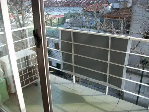 "EXCELENTE UBICACION" INDEPENDENCIA 4000, 3 AMB. C/BALCON AL FRENTE, MUY LUMINOSO