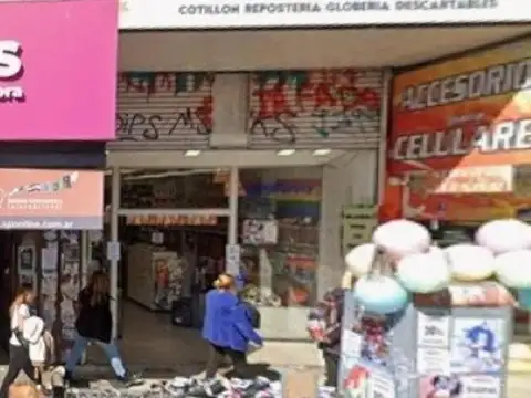 LOCAL COMERCIAL MORON CENTRO.