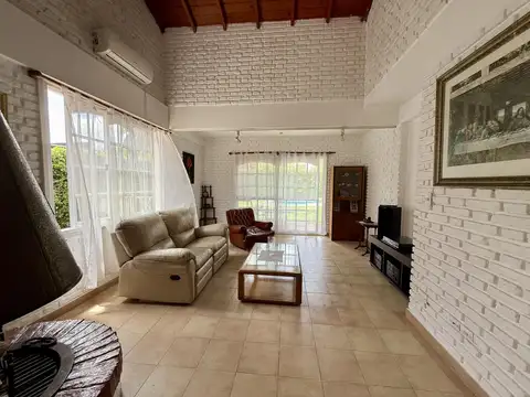 El Sosiego, Sargento Cabral al 4500