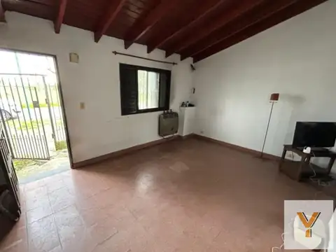 Casa en venta - 3 Dormitorios 1 Baño - La Plata